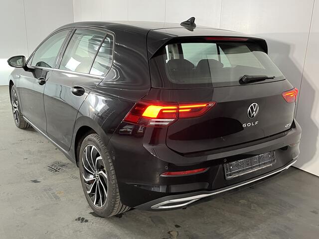 Volkswagen GOLF 1.5 eTSI Style / AUTOMAAT/ MEMORY SEAT/ CLIMA/ STOELVERWARM. V+A/ NAVI/ APP-CONNECT/ PARK. SENSOREN + CAMERA/ HARMAN & KARDON