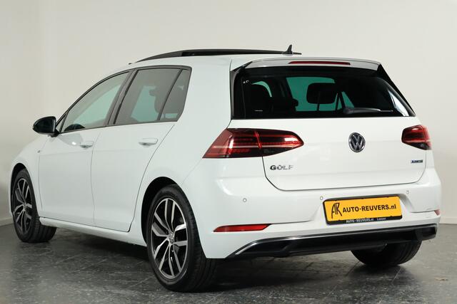 Volkswagen GOLF 1.5 TSI Highline JOIN Panorama / Opendak / DSG / Dynamic LED / Navi