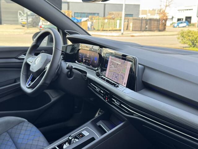 Volkswagen GOLF 8 R Performance 2.0 TSI 320pk 4Motion DSG / Aut. Akrapovic Nurburgring Modus Harman Kardon 56dkm!!