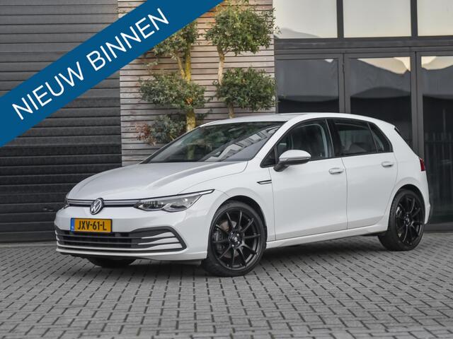 Volkswagen GOLF 1.5 TSI First Edition Led Navi Sfeer verlichting Acc 19 inch velgen
