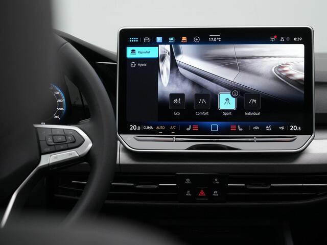 Volkswagen GOLF 1.5 eHybrid 204 pk Life Edition | Panoramadak | Stuur-/stoelverwarming | Achteruitrijcamera | Adaptive Cruise