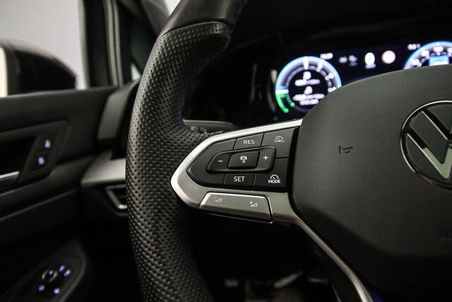 Volkswagen GOLF GTE 1.5 TSI eHybrid 272pk DSG Automaat Trekhaak, Adaptive cruise control, Lederen bekleding, LED matrix koplampen, Panoramadak, Navigatie