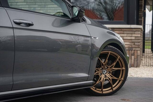 Volkswagen GOLF 1.5 TSI Highline R-Line DSG-automaat