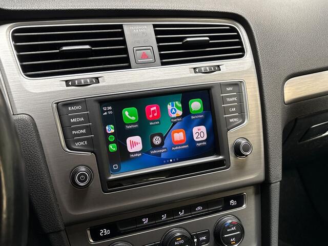 Volkswagen GOLF 1.0 TSI Sportline (APPLE CARPLAY, NAVIGATIE, CLIMATE, SPORTSTOELEN, LM VELGEN, PARKEERSENSOREN, CRUISE, NIEUWE APK, NIEUWSTAAT)