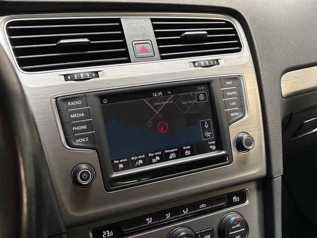 Volkswagen GOLF 1.0 TSI Sportline (APPLE CARPLAY, NAVIGATIE, CLIMATE, SPORTSTOELEN, LM VELGEN, PARKEERSENSOREN, CRUISE, NIEUWE APK, NIEUWSTAAT)