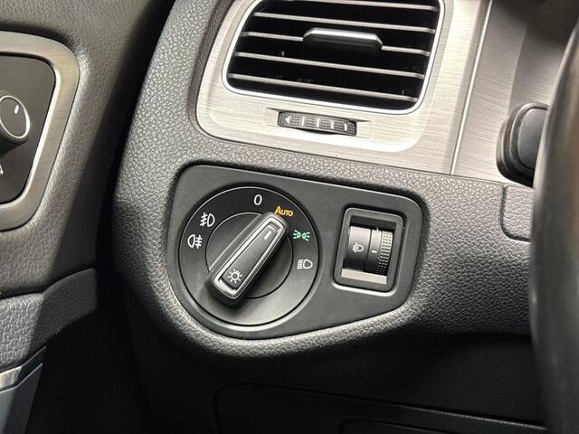 Volkswagen GOLF 1.0 TSI Sportline (APPLE CARPLAY, NAVIGATIE, CLIMATE, SPORTSTOELEN, LM VELGEN, PARKEERSENSOREN, CRUISE, NIEUWE APK, NIEUWSTAAT)