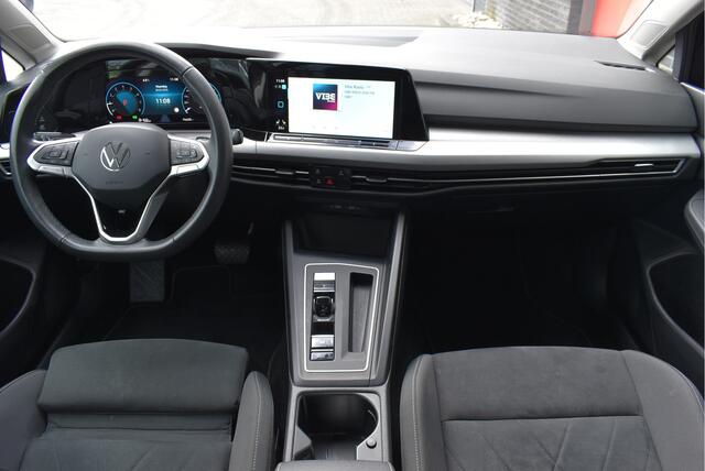 Volkswagen GOLF 1.0 eTSI Business Adaptive cruise, ErgoActive+memory, Stuur/Stoelverwarming, Carplay,
