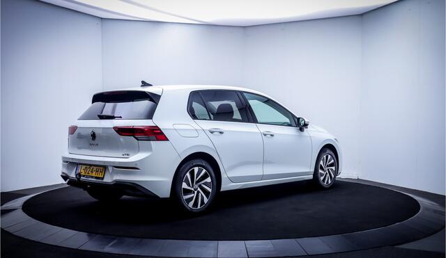Volkswagen GOLF 1.0eTSI DSG Life Business FULL LED | APP CONNECT | ACC | BLINDSPOT | PDC V+A | LMV