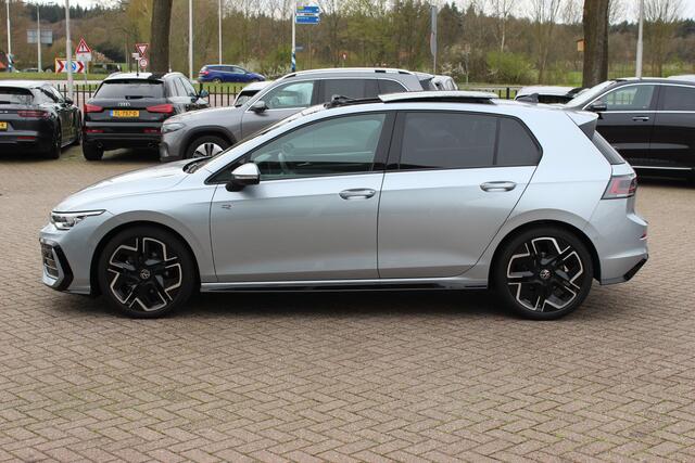 Volkswagen GOLF 1.5 eTSI R-Line Edition / Trekhaak / Panoramadak / 360Camera / Keyless / Matrix LED / 18'' / CarPlay / Stoelverwarming / DAB / ACC