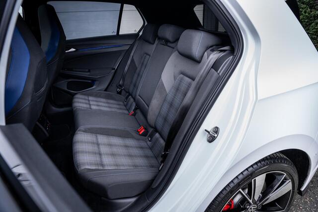 Volkswagen GOLF 1.4 eHybrid GTE I Pano-dak I iQ-light I Carplay I Winterpack I ACC I Head-up I Dealer-onderhouden