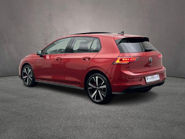 Volkswagen GOLF GTE 1.5 TSI eHybrid 272pk DSG Automaat Trekhaak, Lederen bekleding, Panoramadak, 360 camera, LED matrix koplampen, Black style, Adaptive cruise control