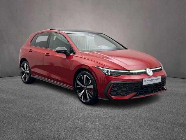 Volkswagen GOLF GTE 1.5 TSI eHybrid 272pk DSG Automaat Trekhaak, Lederen bekleding, Panoramadak, 360 camera, LED matrix koplampen, Black style, Adaptive cruise control