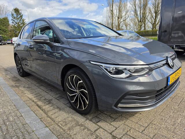 Volkswagen GOLF 1.5 TSI Style * LED * NAVI * NAP * CAMERA *