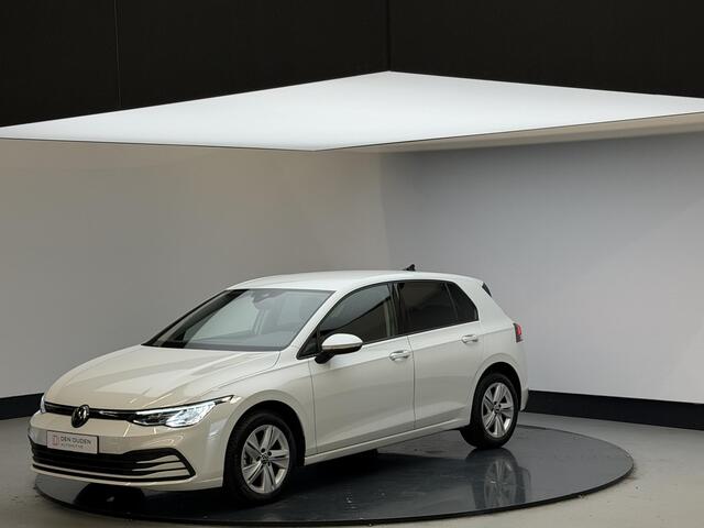 Volkswagen GOLF 1.0 eTSI Life | Carplay | All weatherbanden | 1e eigenaar | Dealeronderhouden | NL auto