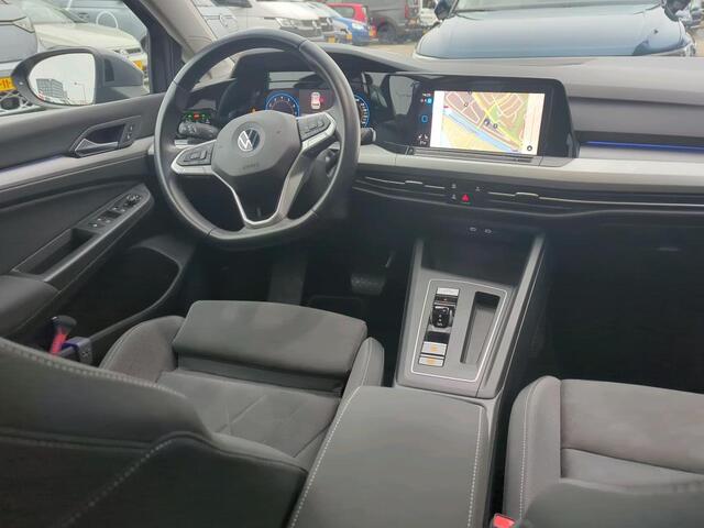 Volkswagen GOLF 1.0 eTSI Life Business DSG Automaat Camera / Clima / Navigatie / Memorystoel verwarmd/ Parkeersensoren / LED /