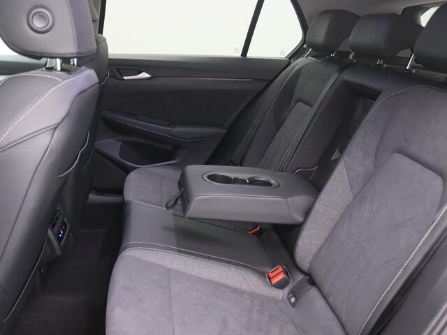 Volkswagen GOLF 1.5 eHybrid Life Edition 204PK DSG Trekhaak, Memorystoel, Ergo Active Stoelen, 17" LM Velgen, Keyless, Side Assist, Stoel-Stuurverwarming, Navi via Apple Carplay/Android Auto