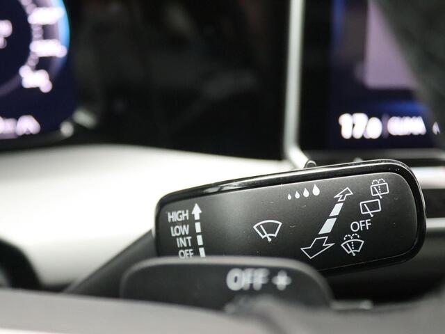 Volkswagen GOLF 1.5 eHybrid Life Edition 204PK DSG Trekhaak, Memorystoel, Ergo Active Stoelen, 17" LM Velgen, Keyless, Side Assist, Stoel-Stuurverwarming, Navi via Apple Carplay/Android Auto