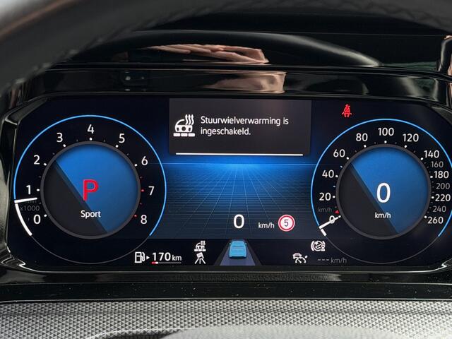 Volkswagen GOLF 1.5 eTSI 150pk Pano Navi ACC IQ Light Sfeerverlichting