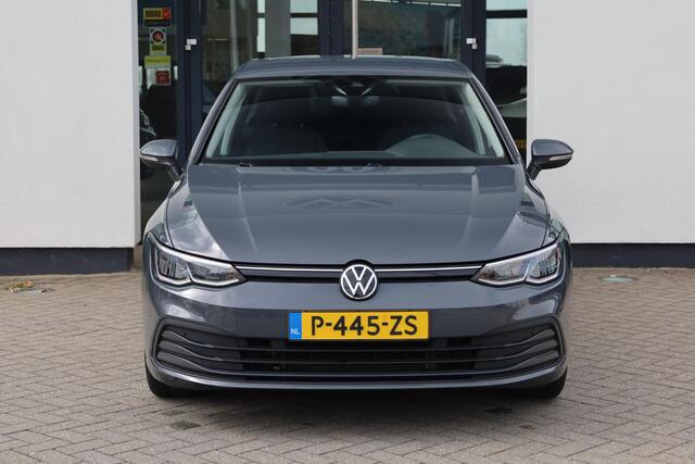 Volkswagen GOLF 1.0 TSI Life Privacy glas, Ergo stoelen achteruitrijcamera (rear view), 3-zone climatronic, sfeerverlichting