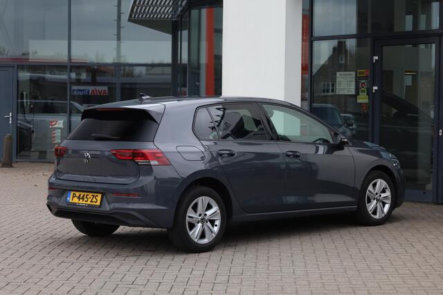 Volkswagen GOLF 1.0 TSI Life Privacy glas, Ergo stoelen achteruitrijcamera (rear view), 3-zone climatronic, sfeerverlichting