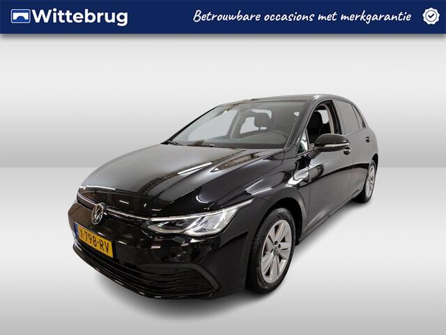 Volkswagen GOLF 1.0 eTSI DSG Life Business / Navigatie / PDC / Geheugen stoelen / Getint glas / 16'' LMV