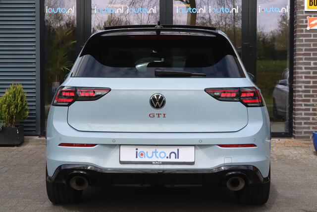 Volkswagen GOLF 2.0 TSI GTI 301PK Clubsport Akrapovic/Pano/Blackstyle/IQ.Light/Camera/Headup/19"
