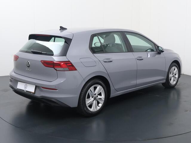 Volkswagen GOLF 1.0 TSI Life | 110 PK | Achteruitrijcamera | Navigatiesysteem | Adaptive cruise control |