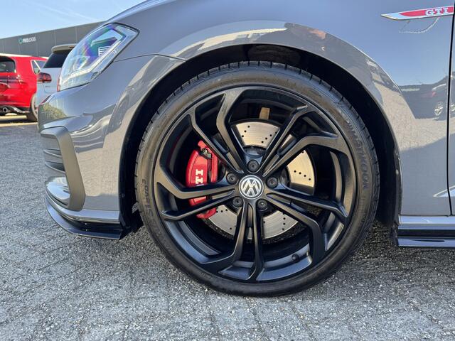 Volkswagen GOLF 7,5 GTI TCR 2.0 TSI 290pk DSG / Aut. Akrapovic Dynaudio Panoramadak 1ste eigenaar 96dkm!!