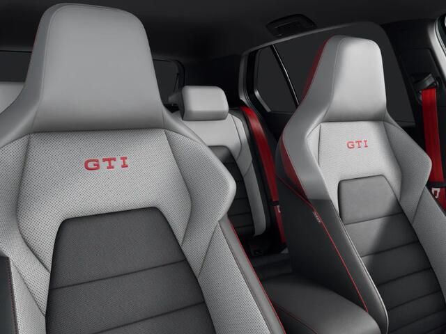 Volkswagen GOLF GTI Clubsport Edition 50 2.0 325 PK 7 versn. DSG · Assistance Pakket Plus · Leder Pakket 'Vienna' · Multimedia Pakket Plus · Panoramaschuif-kanteldak · Stuurwiel, verwarmd, multifunctioneel en met ArtVelours bekleed ·