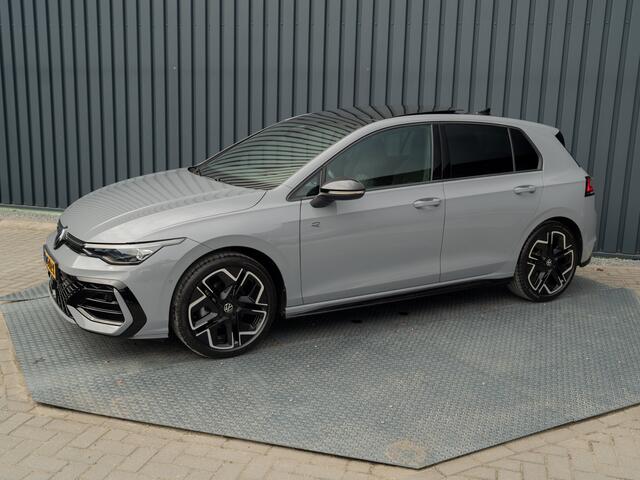 Volkswagen GOLF 1.5 eTSI R-Line Edition | Panodak | IQ Light | Trekhaak wegkl. | Harman/Kardon | Head Up | Prijs Rijklaar!!