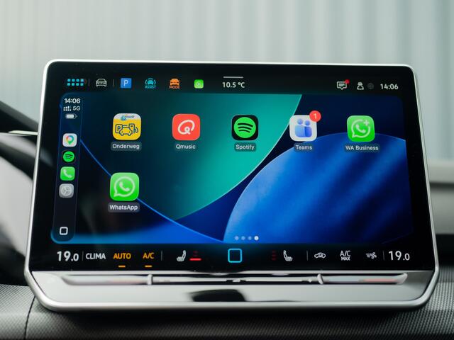 Volkswagen GOLF 1.5 eTSI R-Line Edition | Panodak | IQ Light | Trekhaak wegkl. | Harman/Kardon | Head Up | Prijs Rijklaar!!