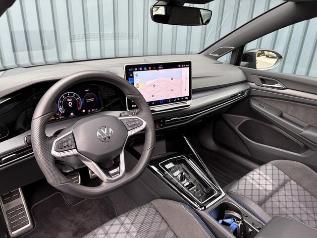 Volkswagen GOLF 1.5 eTSI R-Line Edition | Panodak | IQ Light | Trekhaak wegkl. | Harman/Kardon | Head Up | Prijs Rijklaar!!