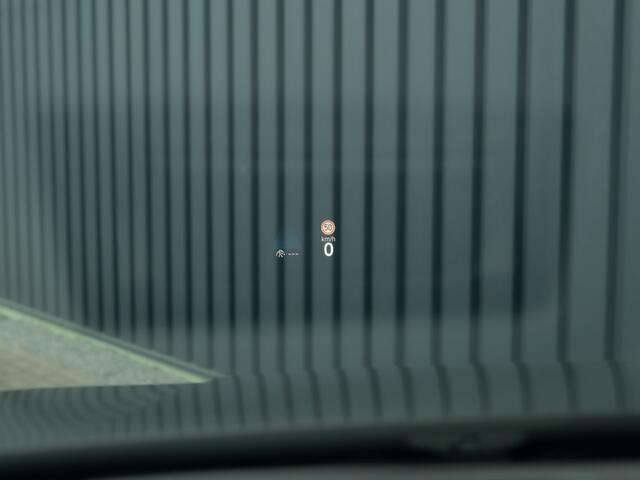 Volkswagen GOLF 1.5 eTSI R-Line Edition | Panodak | IQ Light | Trekhaak wegkl. | Harman/Kardon | Head Up | Prijs Rijklaar!!