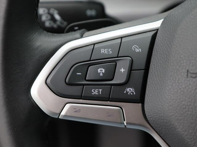 Volkswagen GOLF 1.4 eHybrid 204 Pk Automaat Style | Parkeersensoren | Climatronic | Adaptive Cruise | Stoelverwarming | CarPlay | 16 Inch | 79.772 Km !!