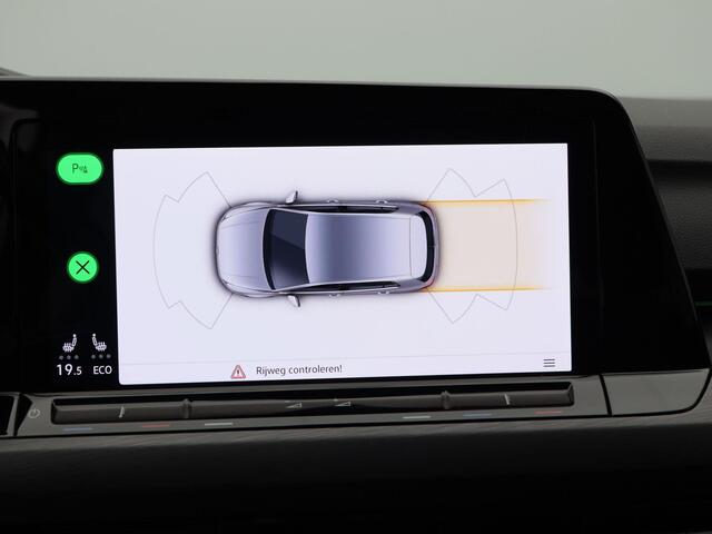 Volkswagen GOLF 1.4 eHybrid 204 Pk Automaat Style | Parkeersensoren | Climatronic | Adaptive Cruise | Stoelverwarming | CarPlay | 16 Inch | 79.772 Km !!
