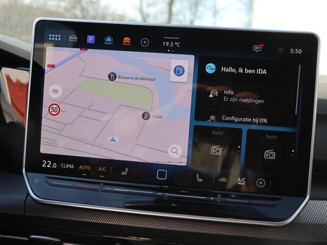 Volkswagen GOLF Variant R-Line-Edition 1.5 eTSI 85 kW / 116 pk DSG | Panoramadak | Black Style | Assistance plus pakket |