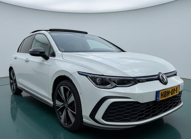 Volkswagen GOLF GTE 245PK HYBRID SPORT TREKHAAK/CAMERA/IQ-LIGHT/PANORAMADAK