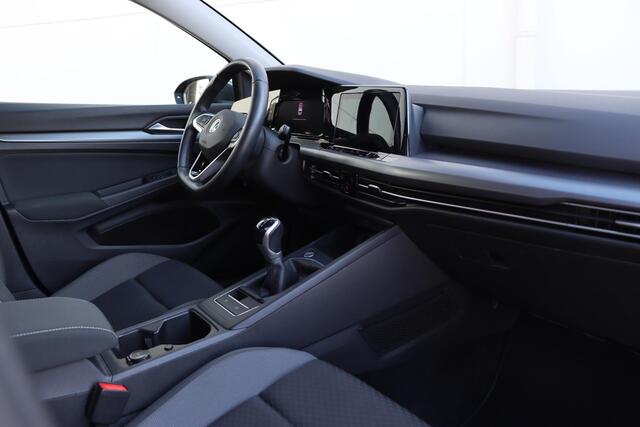 Volkswagen GOLF 1.0 TSI Life Business | Carplay | Sensoren | Stoelverwarming