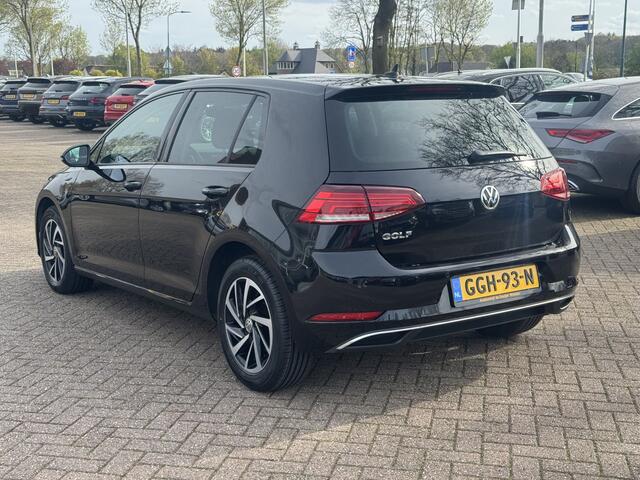 Volkswagen GOLF 1.0 TSI Comfortline / Camera / CarPlay / 16'' / Navigatie / Parkeerhulp V+A / Getint glas / DAB / ACC