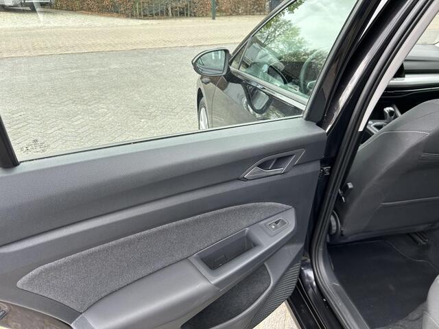 Volkswagen GOLF Variant 1.0 TSI Life