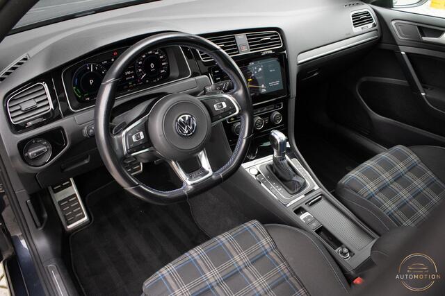 Volkswagen GOLF 1.4 TSI PHEV GTE PANO CAMERA KEYLESS ACC
