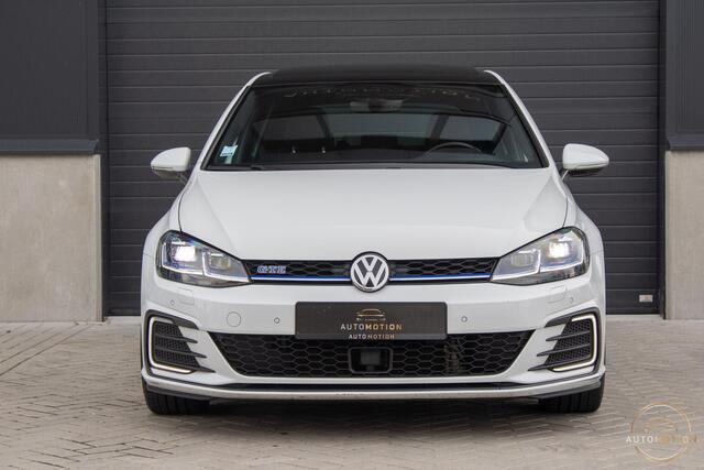 Volkswagen GOLF 1.4 TSI PHEV GTE PANO STOELVERWARMING CAMERA
