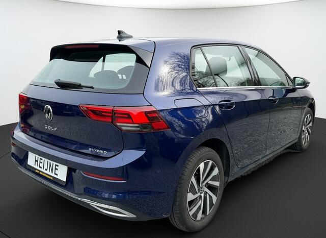 Volkswagen GOLF 1.4 eHybrid 204PK DSG STYLE CAMERA/CARPLAY/STUURVERW.