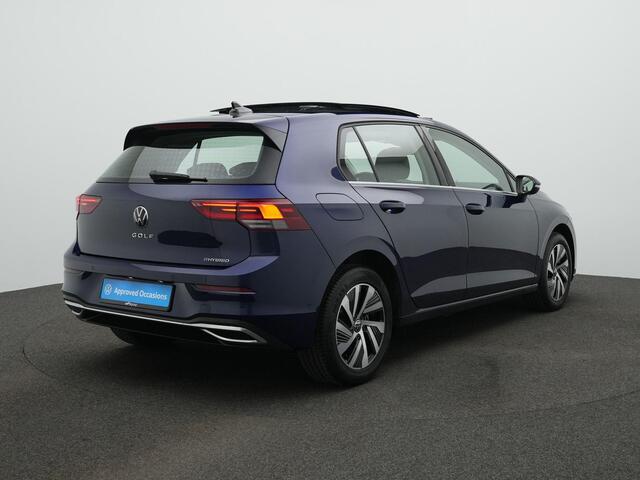 Volkswagen GOLF 1.4 eHybrid 204 pk Style | Panoramadak | Geheugen-/massagestoel | Achteruitrijcamera | Adaptive Cruise | Navigatie