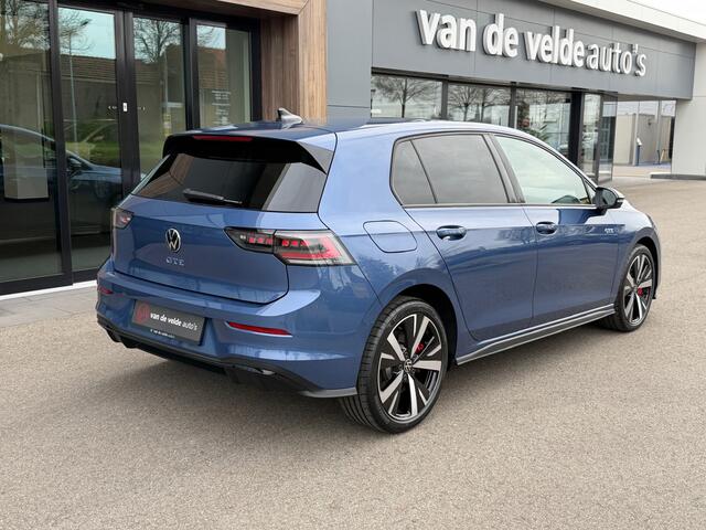 Volkswagen GOLF 1.5 eHybrid GTE 272pk | Black Style | Trekhaak | IQ light | Camera | Head-up | Rijklaar incl. garantie