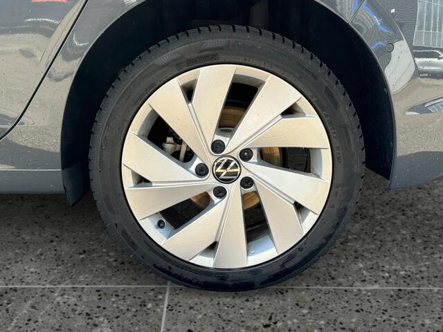 Volkswagen GOLF 1.5 204pk eHybrid Life Edition Achteruitrijcamera 'Rear View' | Voorstoelen verwarmbaar | Parkeersensoren voor en achter