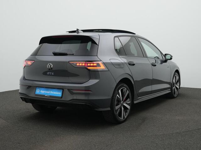 Volkswagen GOLF 1.5 eHybrid 272 pk GTE | Panoramadak | Trekhaak | Head-up display | 360 Camera | IQ Light | Adaptive Cruise | Stuur-/stoelverwarming