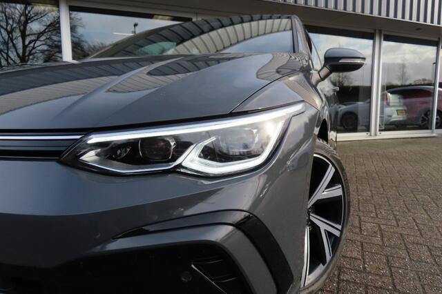 Volkswagen GOLF 1.5 eTSI R-Line PANO, HarmanKardon, Camera