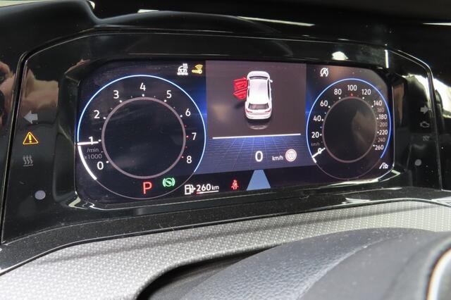 Volkswagen GOLF 1.5 eTSI R-Line PANO, HarmanKardon, Camera