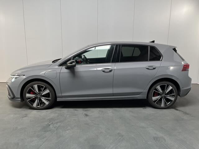 Volkswagen GOLF 1.4 eHybrid GTE / AUTOMAAT/ 245 PK/ BLACK STYLE/ TREKHAAK/ CAMERA/ PARK. SENSOREN/ STOEL-STUURVERWARM./ ADAPT. CRUISE/ APP CONNECT/ NAVI/ CLIMA/ DAB/ 18" LMV
